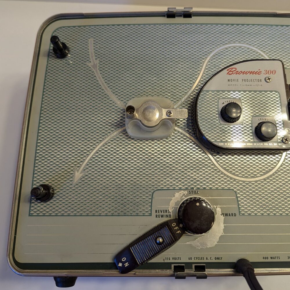 Vintage 1950's Kodak Brownie 300 Movie Projector F/1.6 Lens 8mm Model 1 - Picture 9 of 15